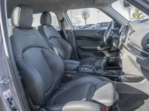 MINI Cooper Clubman Classic Trim NAVI KAMERA SITZHZ Bild 3