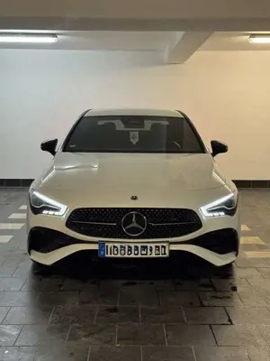 Mercedes-Benz CLA 250 CLA 250 4Matic AMG Line Bild 2