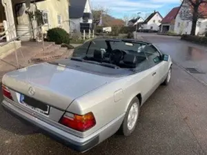 Mercedes-Benz Baureihe 124 300 CE-24, Cabriolet, 6-Zyl, Automatik Bild 2