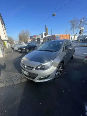 Opel Astra Active Reparierte Unfallschade !