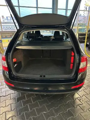 Skoda Octavia Combi 2.0 TDI (Green tec) DSG Ambition Bild 5