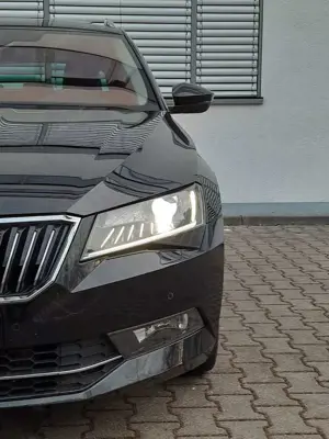 Skoda Superb 2.0 TDI 140kW DSG 4x4 LK/Pano/Bi-Xen