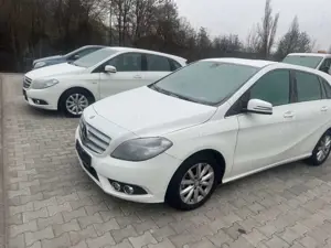 Mercedes-Benz B 180 B-Klasse BlueEFFICIENCY EDITION 1 Mit Neuem TÜV