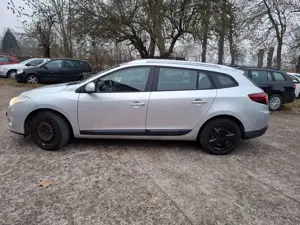 Renault Megane Expression, Ahk, Tüv 4/26 Bild 4