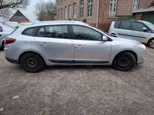 Renault Megane Expression, Ahk, Tüv 4/26 Bild 5