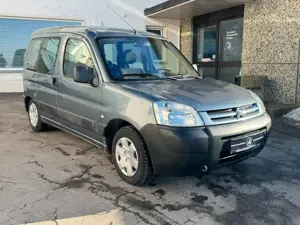 Citroen Berlingo HDi 75 First Kombi 8FACH KLIMA CDPLAYER Bild 3