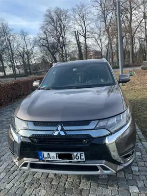Mitsubishi Outlander PHEV Plus Spirit 4WD Bild 4
