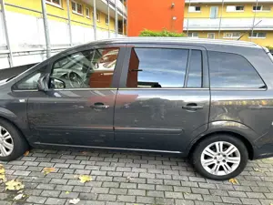 Opel Zafira Zafira 1.8 Family
