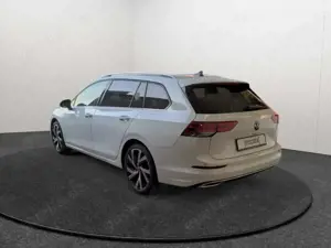 Volkswagen Golf VIII 1.5TSI Style LED AHK Navi Rear View ACC Bild 4