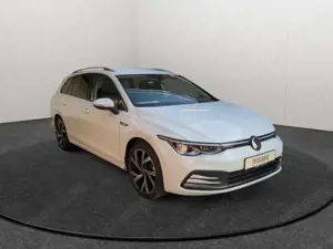 Volkswagen Golf VIII 1.5TSI Style LED AHK Navi Rear View ACC Bild 3