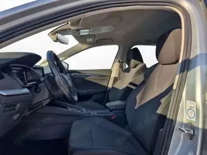 Skoda Octavia Combi 2.0 TDI DSG AHK Kessy LED PDC Ambi Bild 4