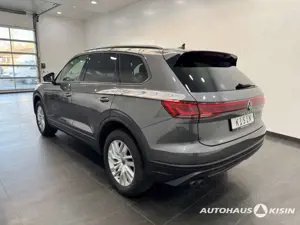 Volkswagen Touareg 3.0 TDI 4M /CAM /AHK /LUFTFEDERUNG Bild 4