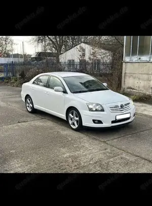 Toyota Avensis 2.0 TD linea terra