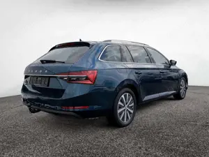 Skoda Superb Combi 2.0 TSI Style DSG AHK ACC Kamera Bild 3