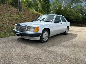 Mercedes-Benz 190 190 E 2.6