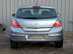 Opel Astra 1.6 Innovation 110 Jahre "Xenon "Leder "TÜV neu Bild 5