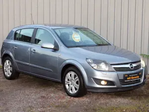 Opel Astra 1.6 Innovation 110 Jahre "Xenon "Leder "TÜV neu Bild 3