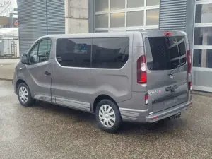 Opel Vivaro Combi+ L1H1 Sportpaket NAVI Klima AHK Bild 4