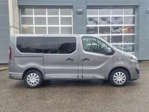 Opel Vivaro Combi+ L1H1 Sportpaket NAVI Klima AHK Bild 3
