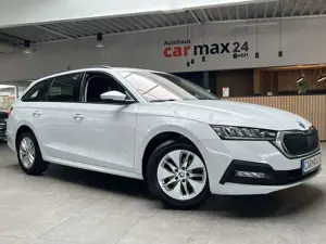 Skoda Octavia Ambition Navi AHK digiCock SmartLink App