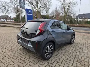 Toyota Others Aygo (X) 1.0-l-VVT-i Teamplayer Bild 3