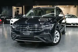 Volkswagen Tiguan Allspace Life 4Motion*200PS+AHK*Pano*MwSt