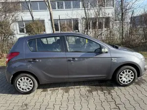 Hyundai i20 1.2 Classic Bild 3