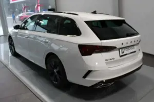 Skoda Octavia Combi RS 2.0 TDI DSG 4x4 (147kW/200PS) Klima Navi Bild 2