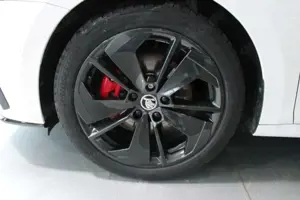 Skoda Octavia Combi RS 2.0 TDI DSG 4x4 (147kW/200PS) Klima Navi Bild 4