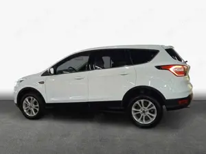 Ford Kuga 1.5 EcoBoost 2x4 Titanium Xenon-Scheinw. Bild 4