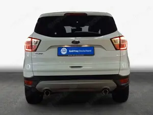 Ford Kuga 1.5 EcoBoost 2x4 Titanium Xenon-Scheinw. Bild 5