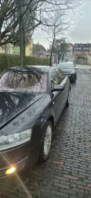 Audi A6 4.2 quattro tiptronic Bild 2