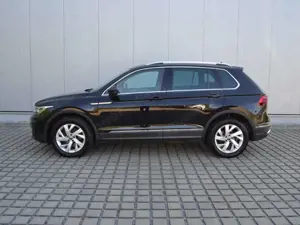 Volkswagen Tiguan 2.0 TDI 200 PS 4M DSG Elegance VOLL/AHK/PANORAMA/ Bild 2