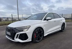 Audi RS3 TFSI Limousine quattro S tronic Bild 3