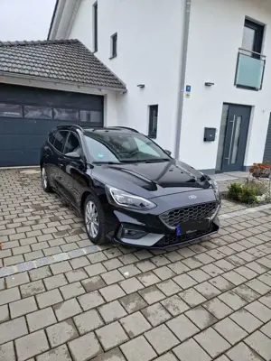 Ford Focus Turnier ST 2.3 EcoBoost