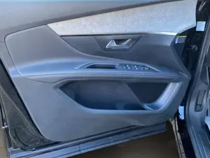 Peugeot 5008 GT Facelift*Navi*ACC*Kamera*7Sitze* Bild 3