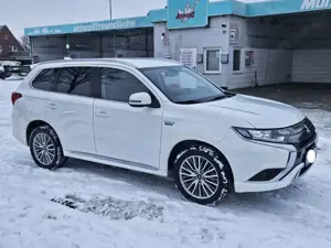 Mitsubishi Outlander Outlander 2.4 4WD Plug-In Hybrid