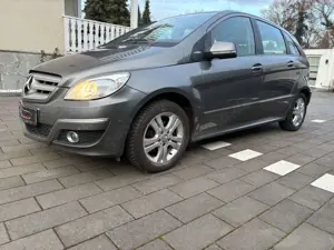Mercedes-Benz B 180 BlueEFFICIENCY*TÜV AU NEU*2-HAND