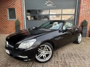 Mercedes-Benz SLK 200 AUTOM,NAVI,LEDER,SITZH,AIRSCARF