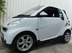 smart forTwo smart fortwo cabrio cabrio softouch passion Bild 2
