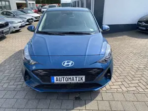 Hyundai i10 AMT*ALU*el.anklappb.Asp*Klima*NAVIR.KAM*Winterpak Bild 3