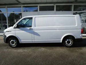 Volkswagen T6.1 Transporter lang, Klima, Navi, AHK Bild 5