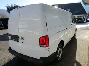 Volkswagen T6.1 Transporter lang, Klima, Navi, AHK Bild 4