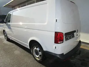 Volkswagen T6.1 Transporter lang, Klima, Navi, AHK Bild 3