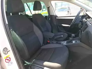 Skoda Octavia Combi Ambition 2.0 TDI DSG Bild 4