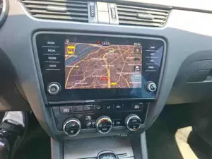 Skoda Octavia Combi Ambition 2.0 TDI DSG Bild 3