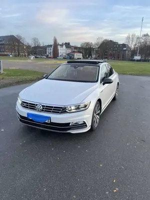Volkswagen Passat 2.0 TDI SCR (BlueMotion Tech) 4Motion R Line
