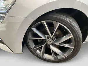 Skoda Superb Combi 1.5TSI DSG Sportline AHK DCC Matrix Bild 5