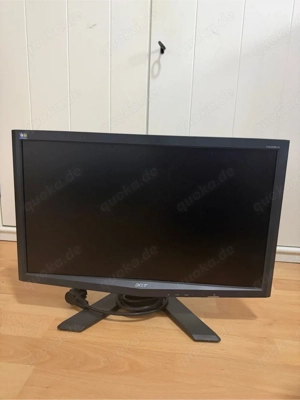 Acer Monitor 21,5    VGA, Stromkabel inklusive (Displayfehler)