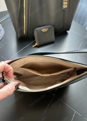 Guess Shopper mit Umhängetasche und Geldbörse